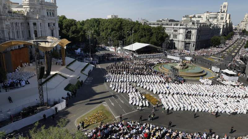 Image from: Over 1.2 million people attend Pope's mass in Madrid