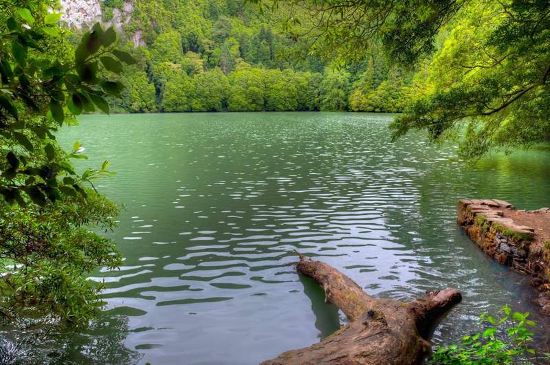 Image from: ‘Forget Lake Como’: In Portugal, these 5 lakes are among the most beautiful in Europe (with truly breathtaking scenery!)