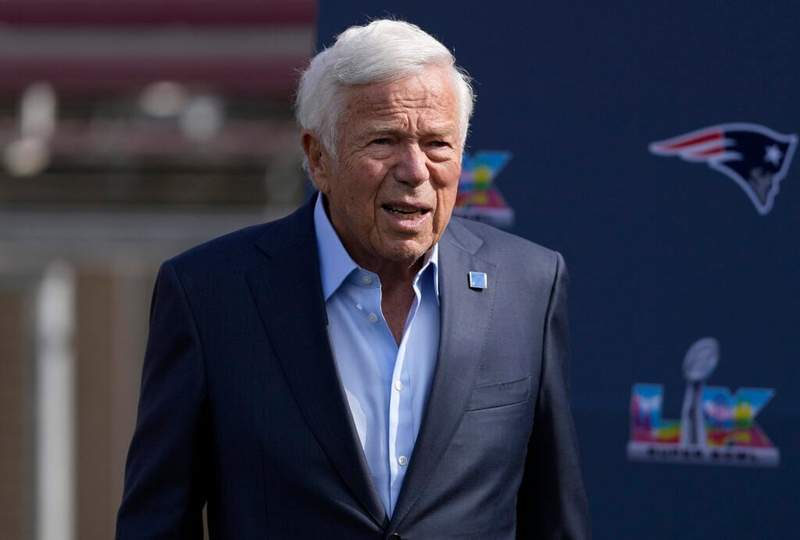 Image from: How New York Knicks fans reacted to Patriots owner Robert Kraft attending Game 3 along with Donald Trump