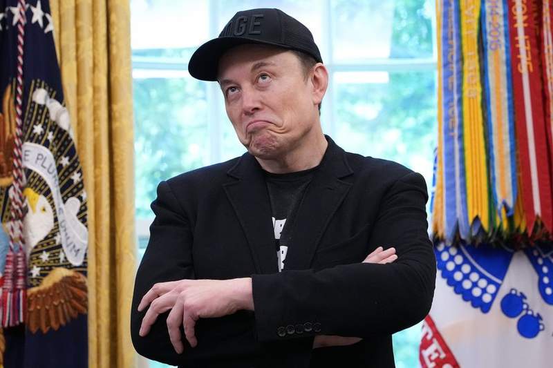 Image from: Nigel Farage addresses 'bizarre AI videos' as pressure mounts on Elon Musk over deepfakes