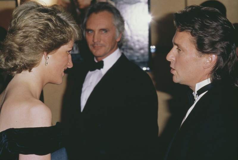 Image from: Diana's cheeky postcard revealed as intimate letters head to auction
