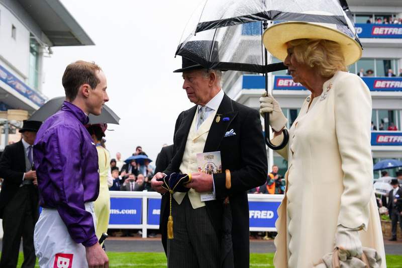 Image from: Epsom racecourse condemns brawl after fight breaks out at Derby attended by King and Queen