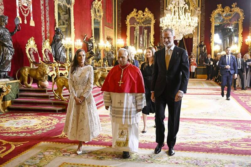 Image from: Spanish Royal Family meet with Pope Leo during his landmark journey through the country