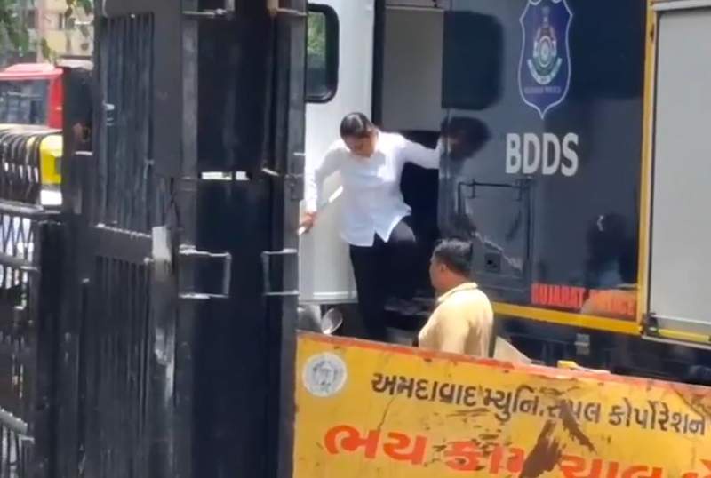 Image from: Multiple bomb threats target government offices in Mumbai, Ahmedabad; BMC, NSE, AMC among targets