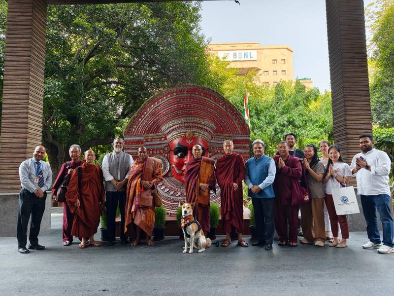 Image from: IBC welcomes Bhikkhu Pannakara after 2300-mile peace walk across US