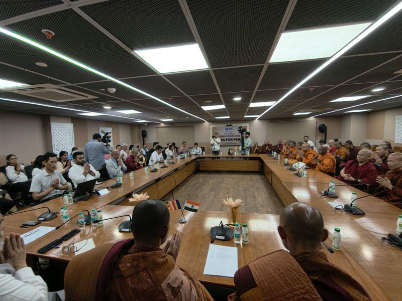 Image from: IBC welcomes Bhikkhu Pannakara after 2300-mile peace walk across US