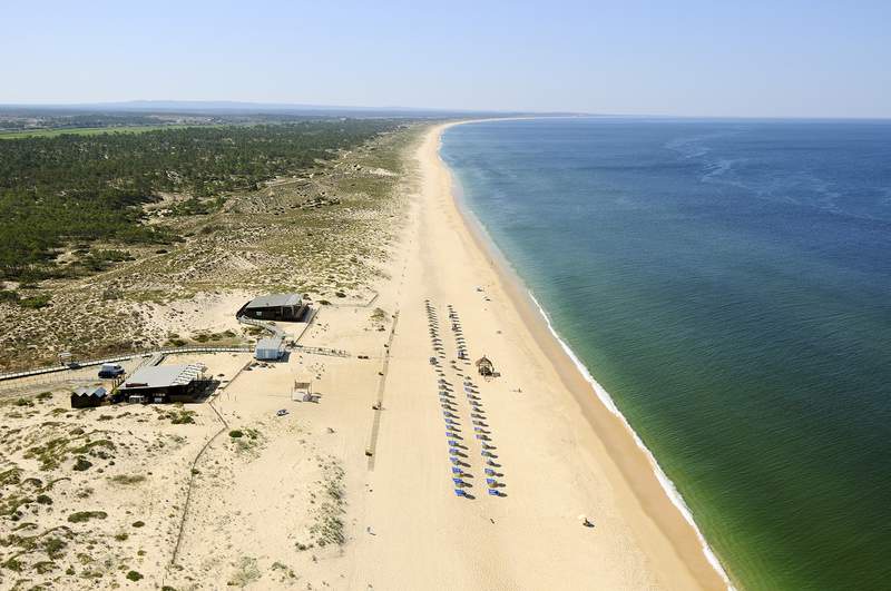 Image from: In Portugal, this elegant seaside town with endless beaches is fittingly nicknamed the ‘Hamptons of Europe’