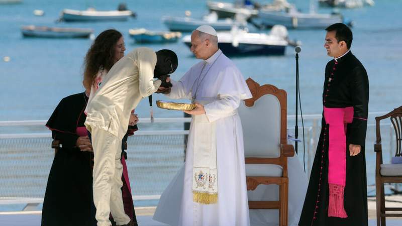 Image from: Pope condemns 'indifference' towards migrants on Canaries trip