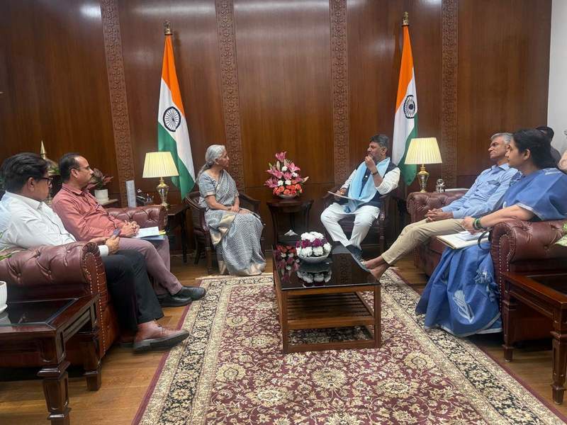 Image from: Karnataka CM DK Shivakumar meets Union Finance Minister Nirmala Sitharaman