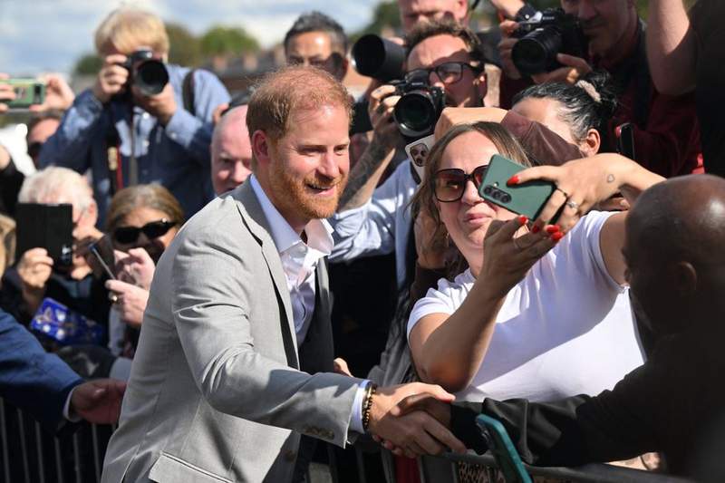 Image from: Harry tells young people 'your future matters' in surprise Nottingham appearance