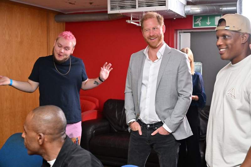 Image from: Harry tells young people 'your future matters' in surprise Nottingham appearance