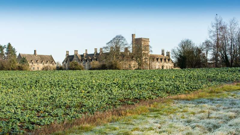 Image from: In England, fans of Downton Abbey will absolutely love this little-known period drama (it’s filled with corsets, estates and etiquette)