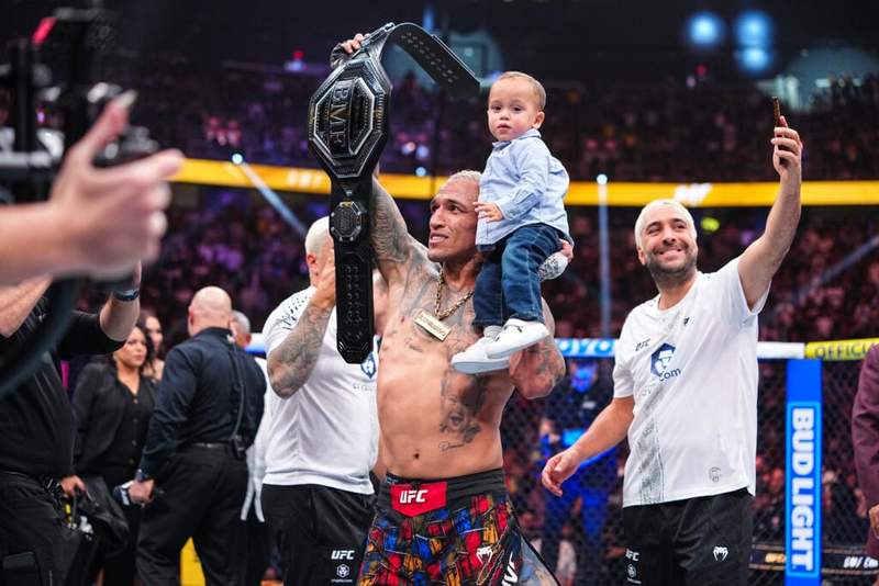 Image from: Charles Oliveira sends heartfelt message to Ilia Topuria before UFC Freedom 250