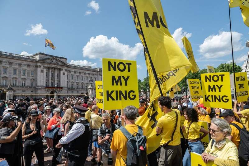 Image from: Republic rage at 'draconian restrictions' from Met as new rules issued ahead of Trooping the Colour