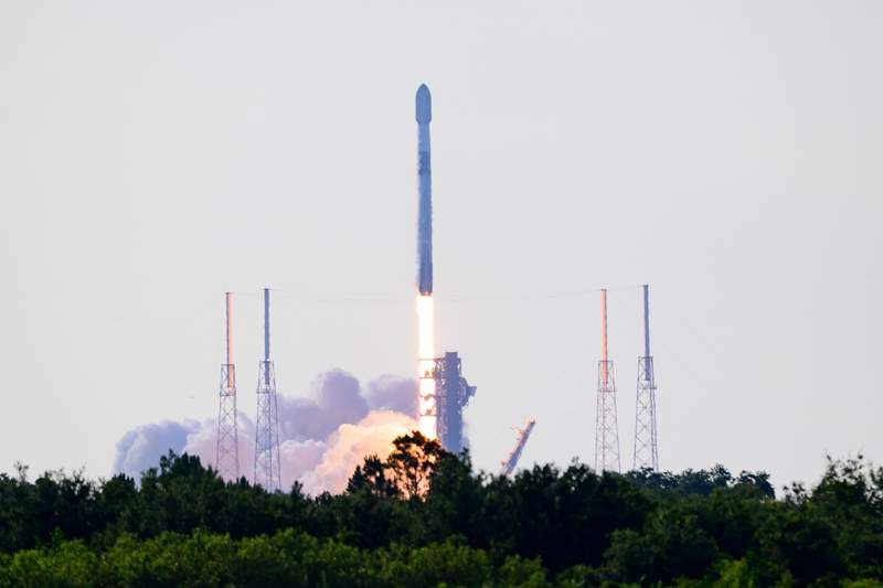 Image from: SpaceX's stock market debut makes Musk a trillionaire