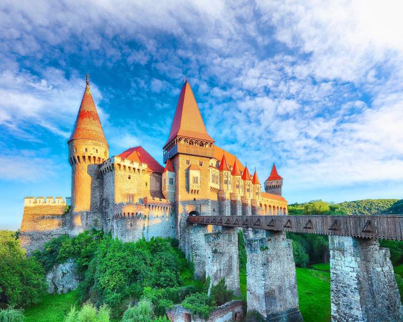 Image from: In Europe, these 10 castles look straight out of a fairy tale (and their views are simply breathtaking!)