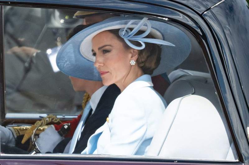 Image from: Catherine seen arriving at Buckingham Palace alongside her children ahead of King's Birthday Parade