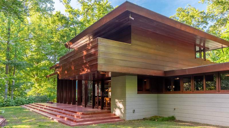 Image from: In the US, this stunning museum is home to a Frank Lloyd Wright house – and you can visit it for free!