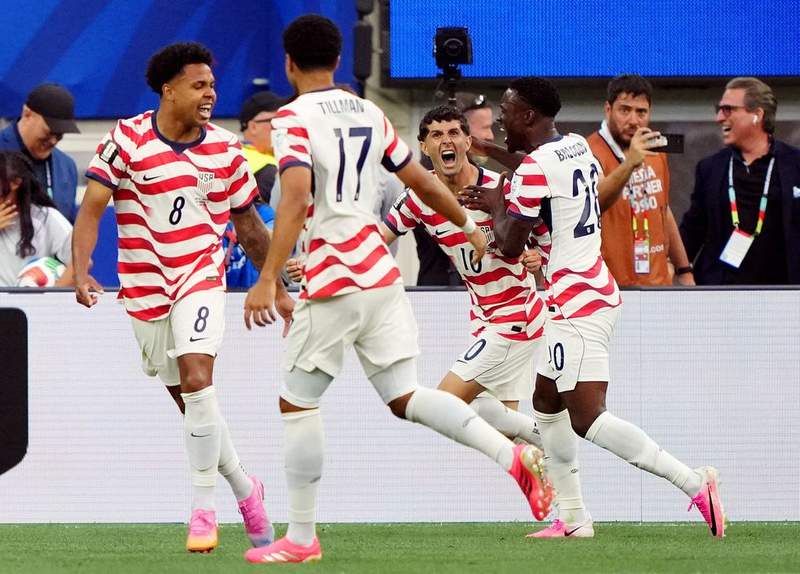 Image from: Christian Pulisic gives injury update after being forced off during opening World Cup game