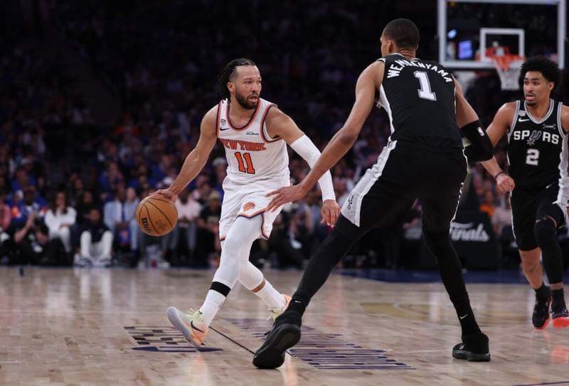 Image from: NBA confirm referee team for Knicks-Spurs Finals Game 5, Scott Foster listed as crew chief
