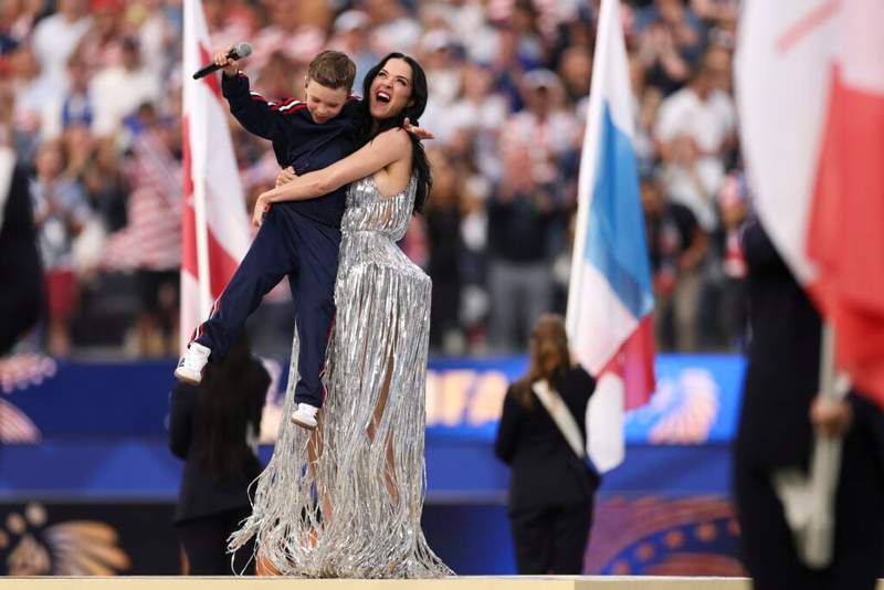 Image from: Katy Perry responds perfectly after IShowSpeed mistakes her song for the US national anthem