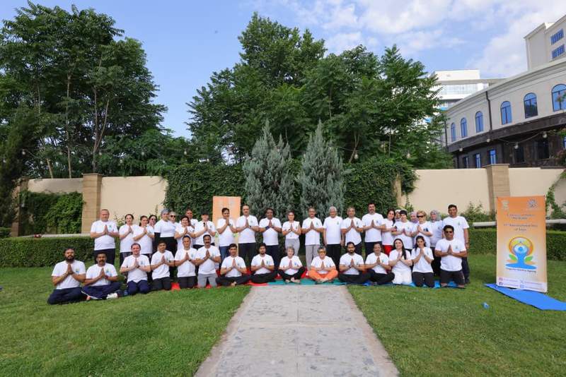 Image from: Tajikistan: MoS Kirti Vardhan Singh participates in yoga session in Dushanbe