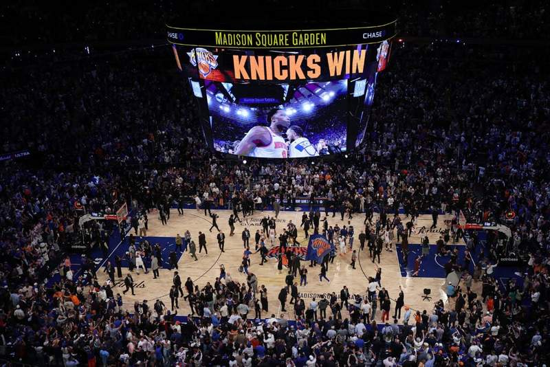 Image from: Where fans can buy the New York Knicks championship shirt