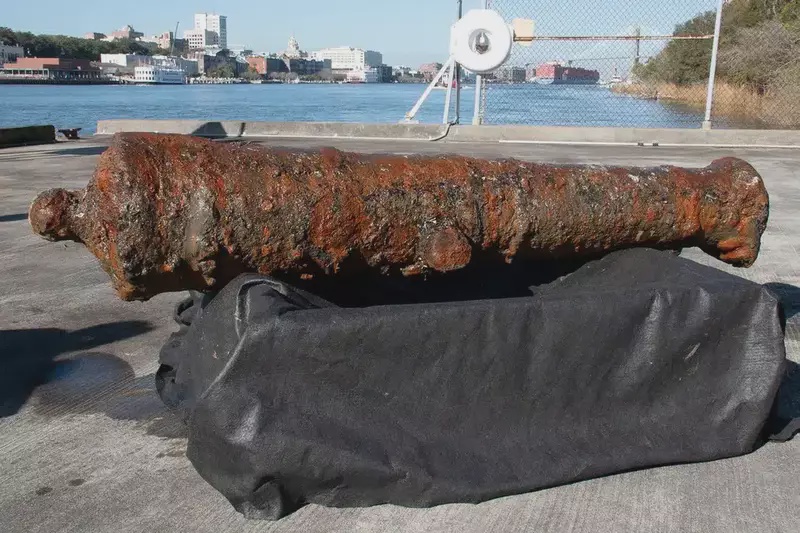 Image from: Savannah River Dredging Crew Pulled Up 19 Cannons Hidden Underwater Since the Revolutionary War