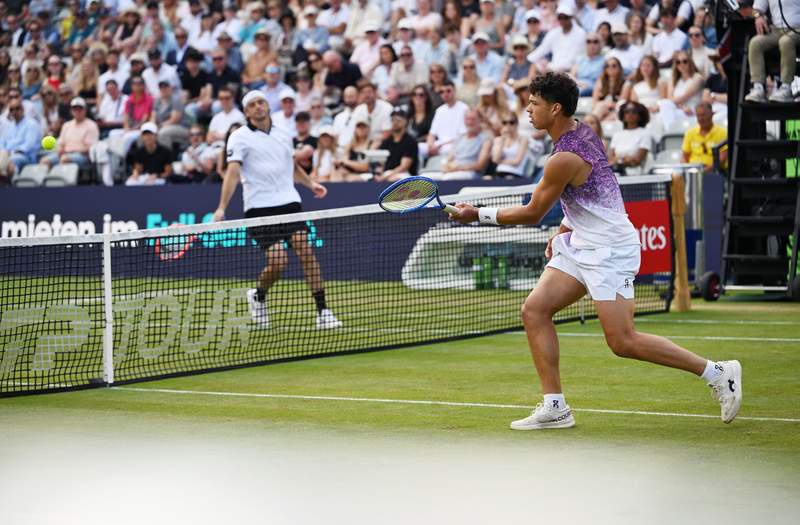 Image from: Shelton beats Fritz in Stuttgart final for first grass court title