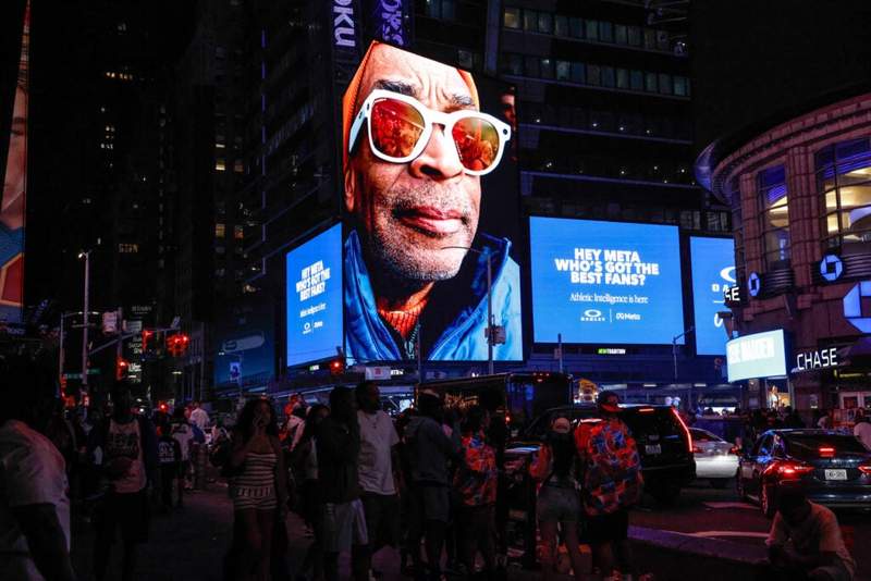 Image from: Kevin Hart calls for Knicks to give Spike Lee a championship ring after ending 53-year title drought