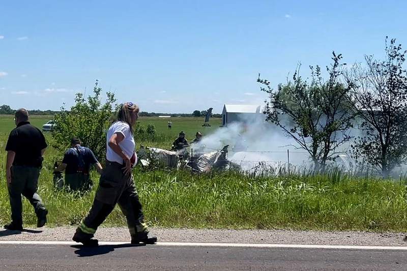 Image from: Pilot and 11 skydivers killed in 'mass casualty' US plane crash in front of family members