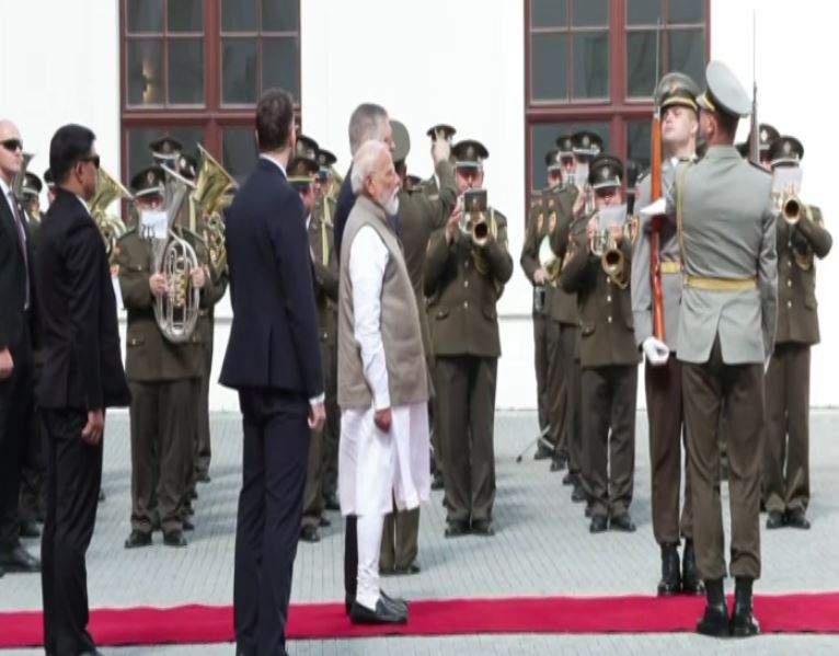 Image from: PM Modi receives ceremonial welcome in Bratislava, meets with Slovakian PM Fico