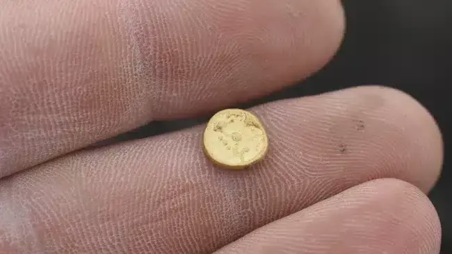 Image from: Construction Workers Found Gold Coins and Rare Treasures Buried Beneath a Highway Route for Centuries