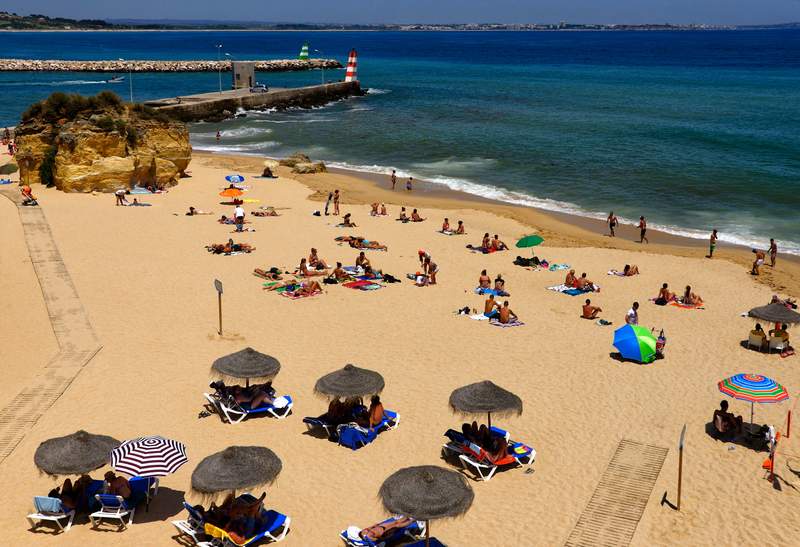 Image from: In Portugal, this is the best place to retire and it has sunshine nearly all year round (you’ll never want to leave!)