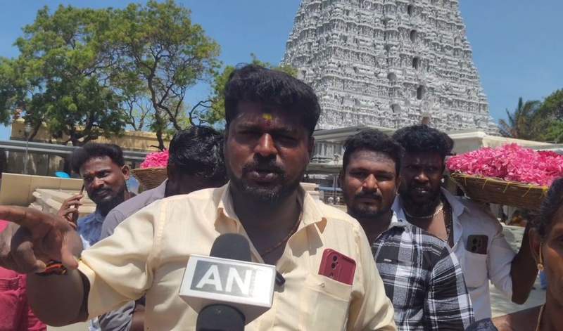 Image from: Over 500 small traders evicted from Tiruchendur Murugan temple premises in Thoothukudi, vendors express anguish