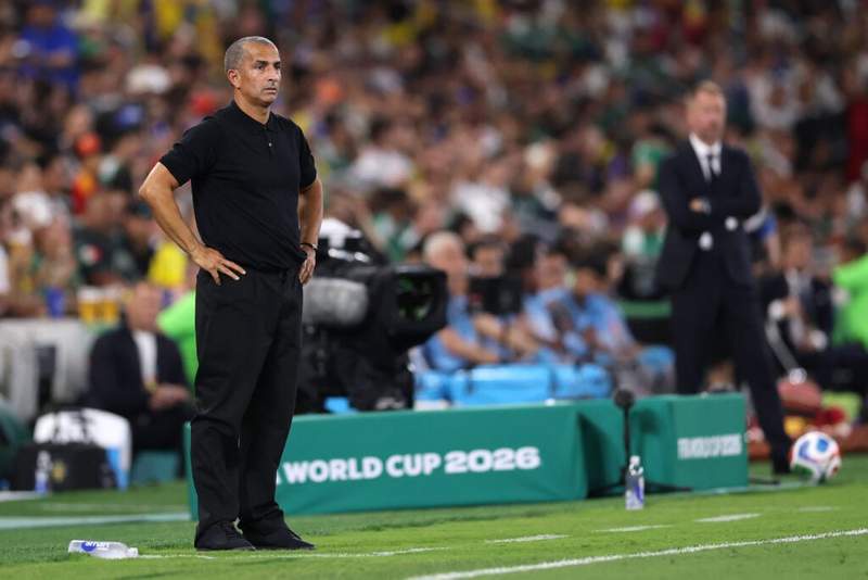 Image from: Sabri Lamouchi leaves role as Tunisia manager after Sweden defeat due to alleged incident involving son