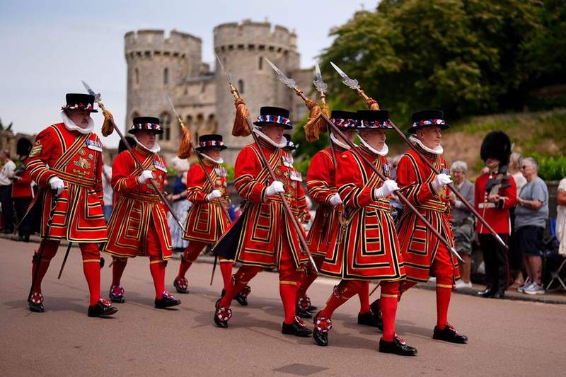 Image from: Pictured: All the best moments from Order of the Garter ceremony