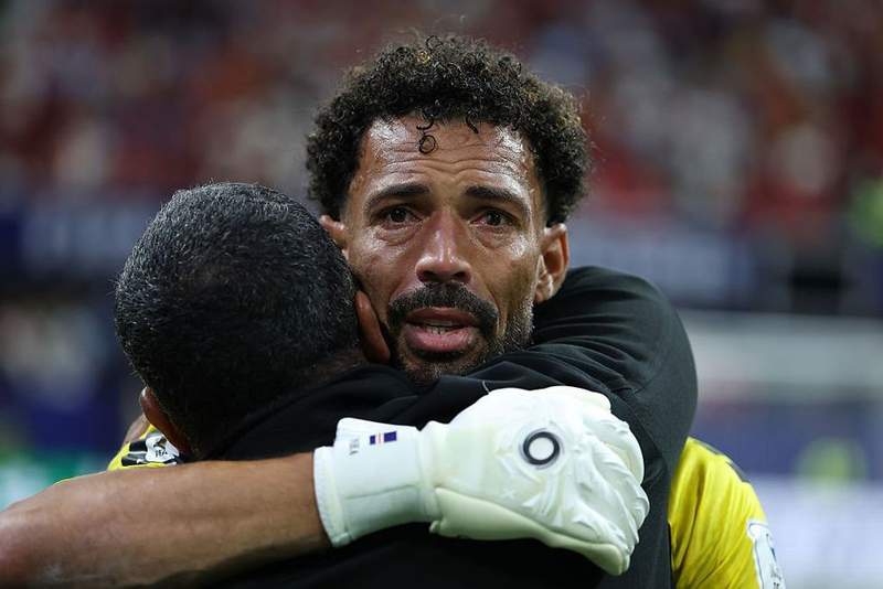 Image from: Who is Vozinha? Cape Verde's legendary 40-year-old goalkeeper who kept Spain at bay