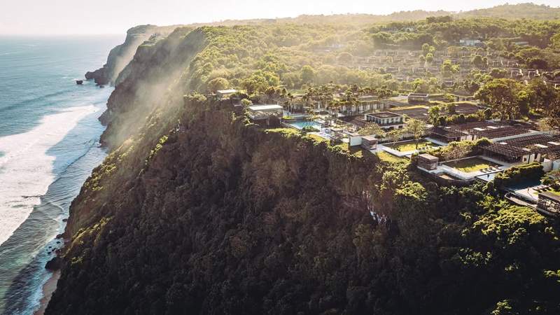 Image from: These are the 5 most beautiful cliffside hotels in the world for an unforgettable getaway (and 3 of them are in Europe!)