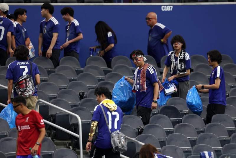 Image from: Jameis Winston explains why he joined Japanese fans cleaning stadium after World Cup draw