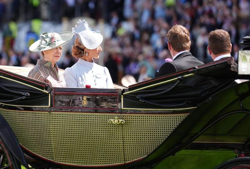 Image from: Peter and Harriet make first outing since wedding as couple join King and Queen at Ascot