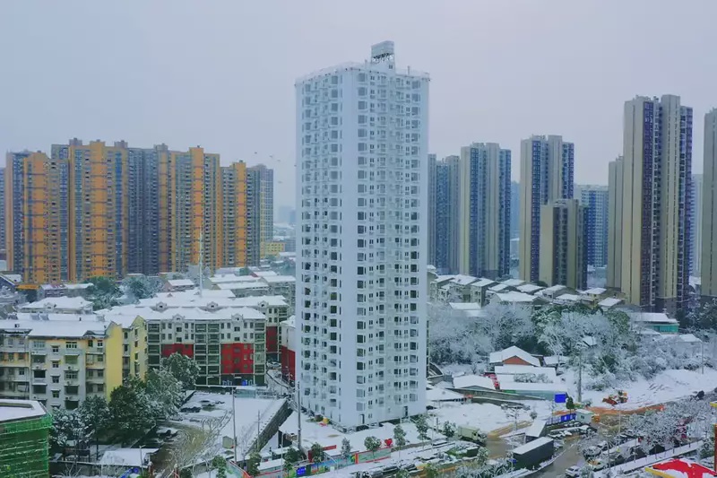 Image from: While Big-City Buildings Can Take Years to Finish, China Assembled a 26-Story Tower in Just Five Days