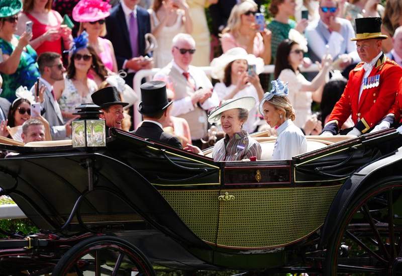 Image from: Harriet Phillips debuts new title at Royal Ascot as fans spot heartwarming touch to wedding