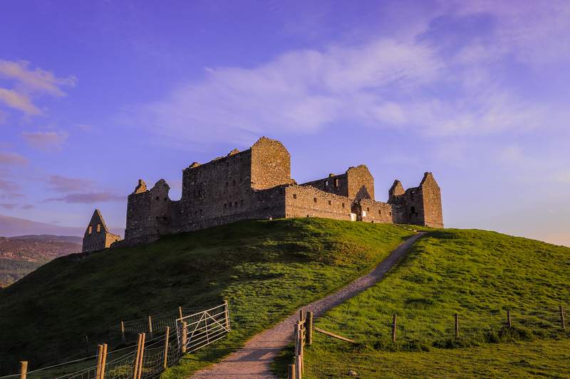 Image from: In the UK, journey through Scottish history in this powerful building that used to house soldiers in the 18th century (it’s got such a rich history!)