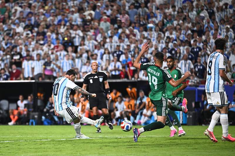 Image from: 'The world lies at his feet:' Press reacts to Messi's historic day