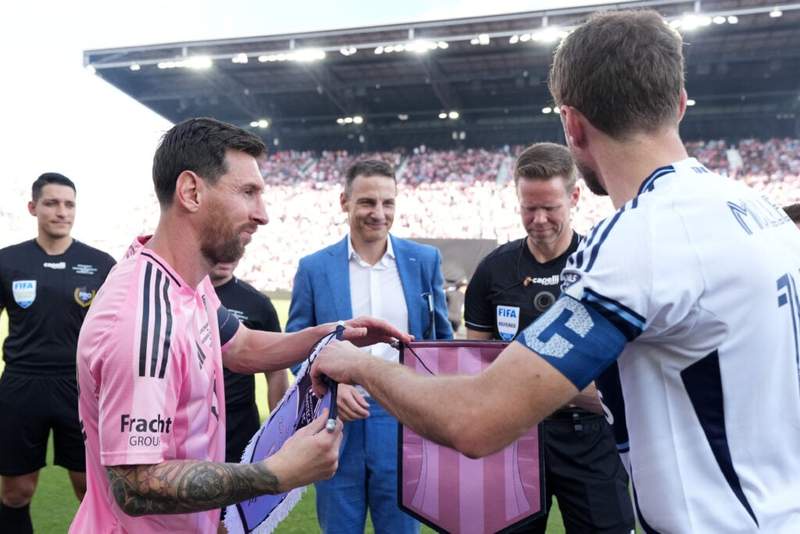 Image from: Lionel Messi’s former World Cup rival left speechless after hat-trick in opener against Algeria