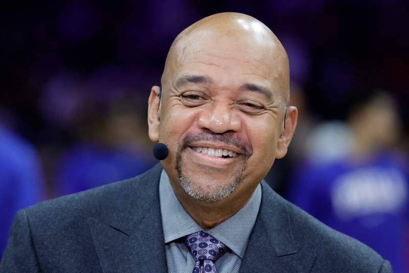 Image from: ESPN analyst explains why he ‘doesn’t believe’ in Giannis Antetokounmpo amid trade rumors