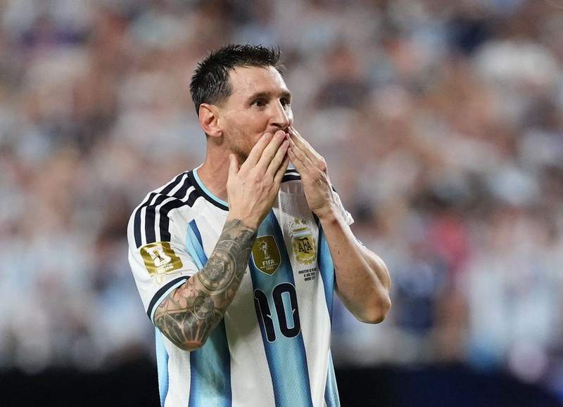 Image from: Lionel Messi's father 'suffering health problems' as tearful World Cup reaction explained