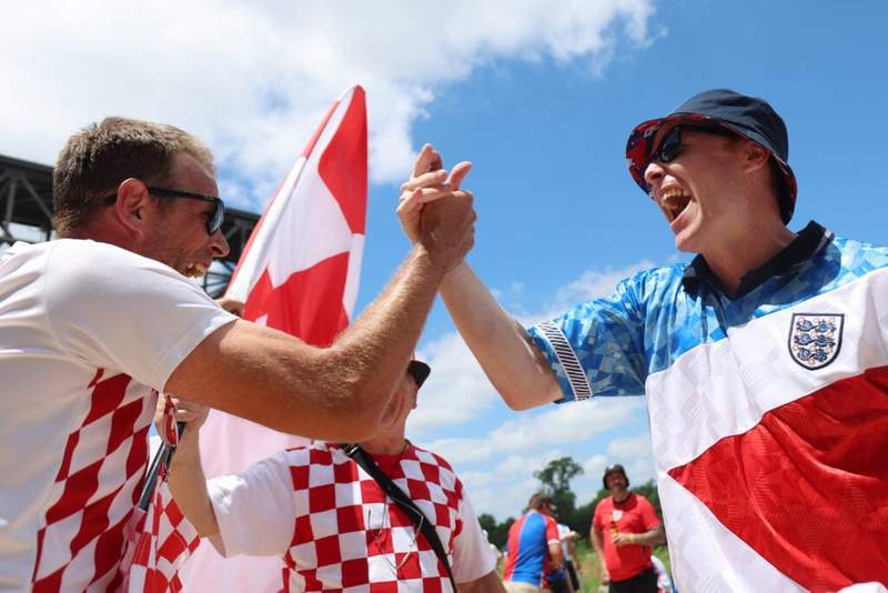 Image from: The staggering amount of beers England fans drank in just one Texas pub
