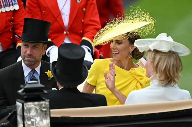 Image from: Catherine and William pose outside 'forever home' before Ascot outing